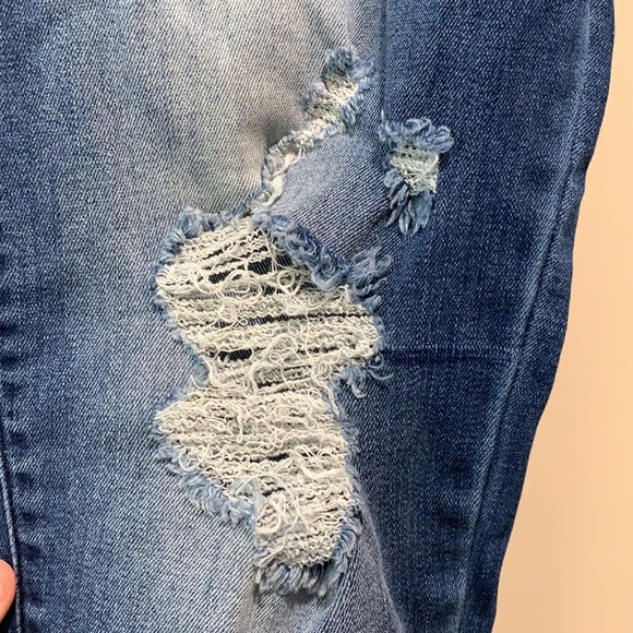 Distressed KanCan Skinny Jeans - Picture 4 of 7